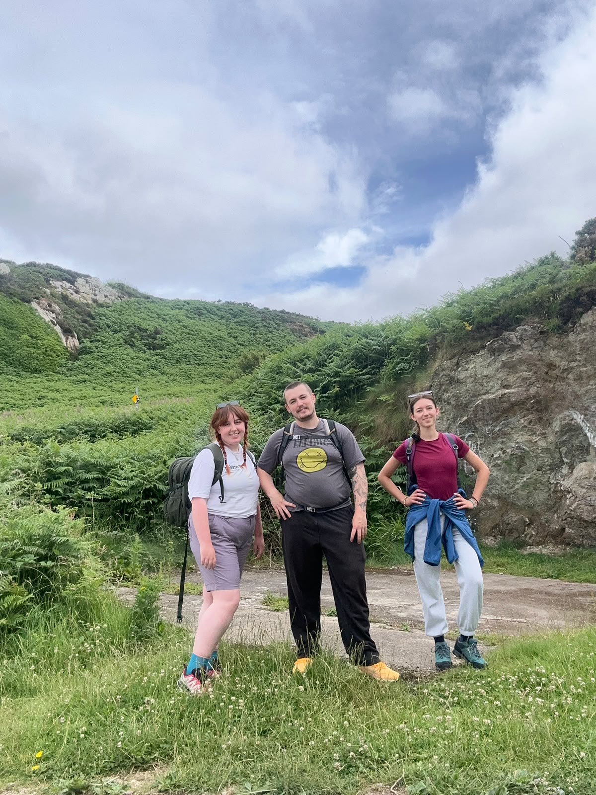 3 studnets hiking